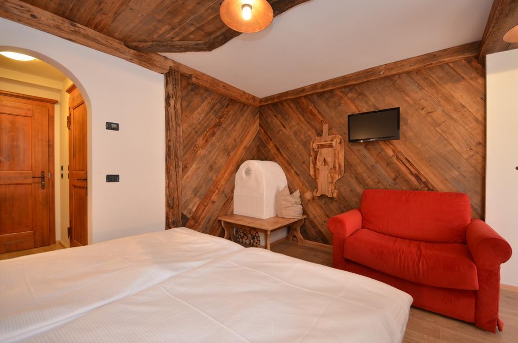 Agritur Agua Biencia Villa Pozza di Fassa Rum bild